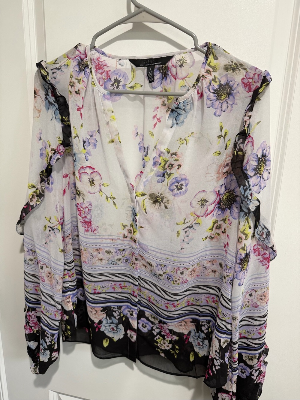 WHBM Floral V-Neck Sleeveless Blouse in White with Purple Floral Print